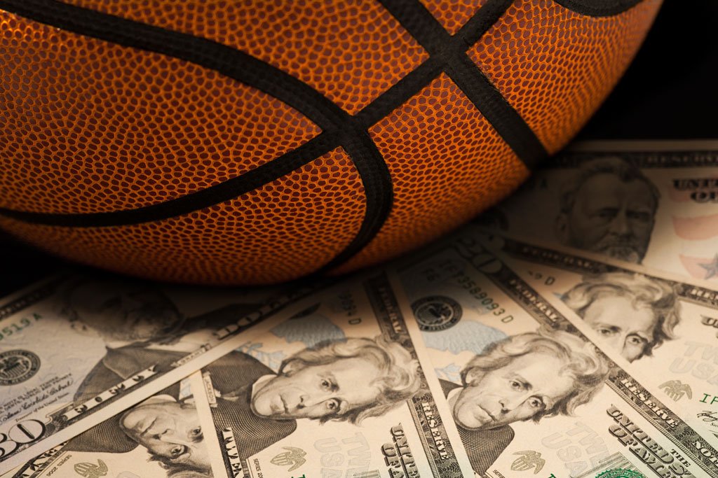 How can athletes balance cash flows given the trajectory of their careers?