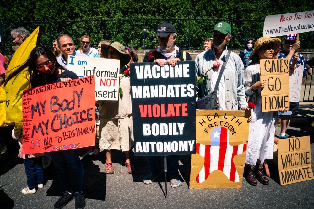 antivax protesters
